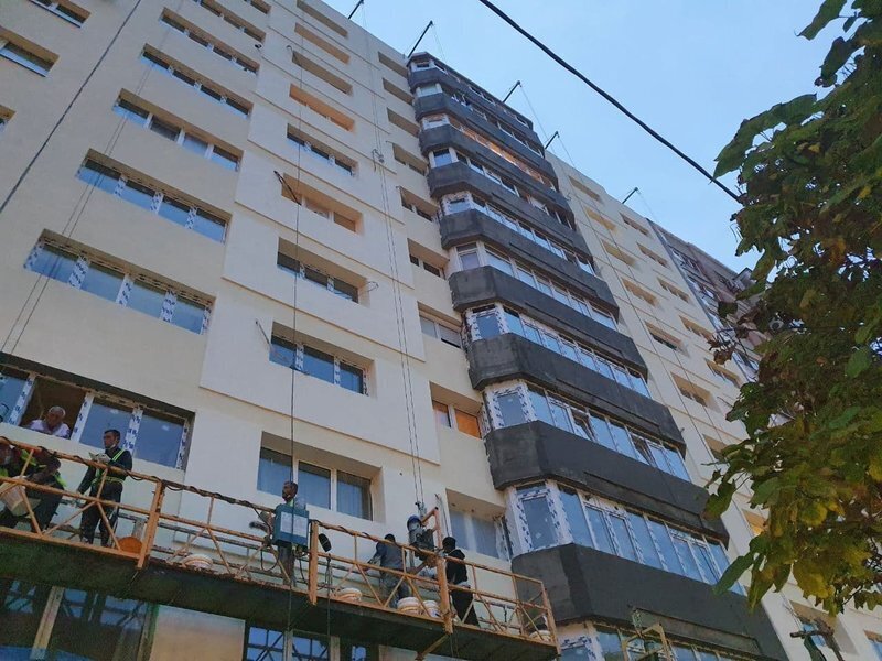 Muncitori calificati pentru firma de constructii,